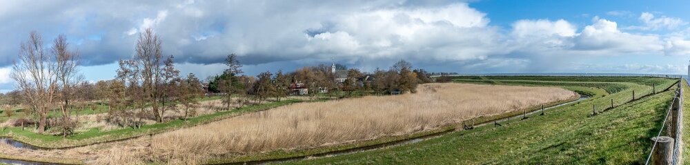 zuiderdijk (achtergrond: Oosterleek)